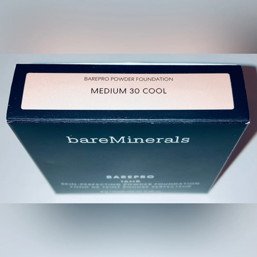 bareMinerals BAREPRO 16HR Skin Perfecting Powder Foundation- NEW! MEDIUM 30 COOL